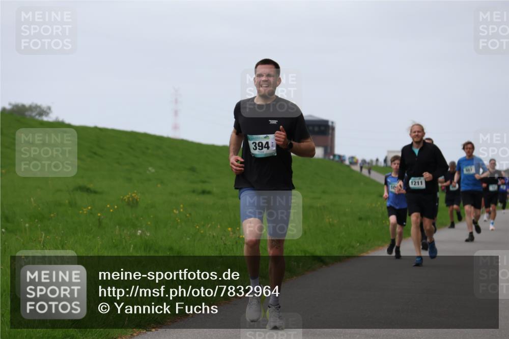 04.05.2025 - 8. Wedeler Halbmarathon Yannick Fuchs http://msf.ph/oto/7832964 04.05.2025 11:21:32 Laufen 394, 667, 1211, 10 meine-sportfotos.de