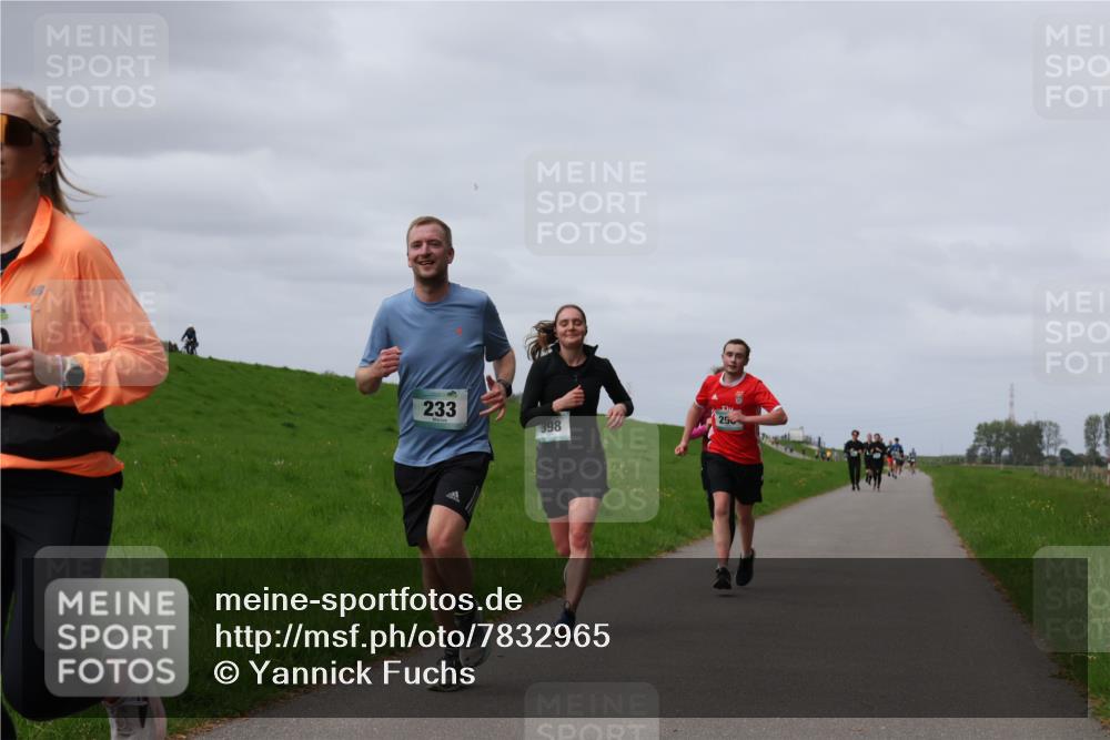 04.05.2025 - 8. Wedeler Halbmarathon Yannick Fuchs http://msf.ph/oto/7832965 04.05.2025 11:41:51 Laufen 233, 250, 398 meine-sportfotos.de