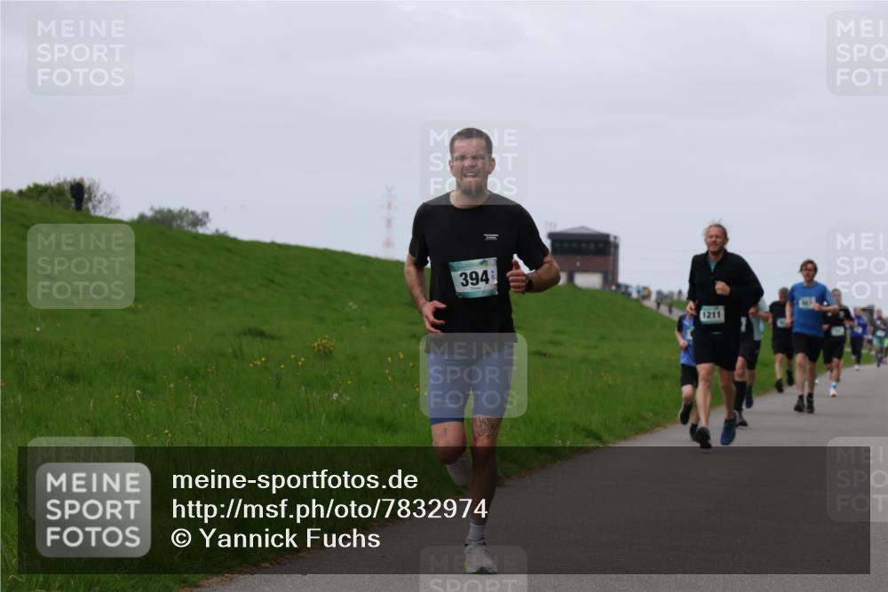 04.05.2025 - 8. Wedeler Halbmarathon Yannick Fuchs http://msf.ph/oto/7832974 04.05.2025 11:21:32 Laufen 394, 1211 meine-sportfotos.de