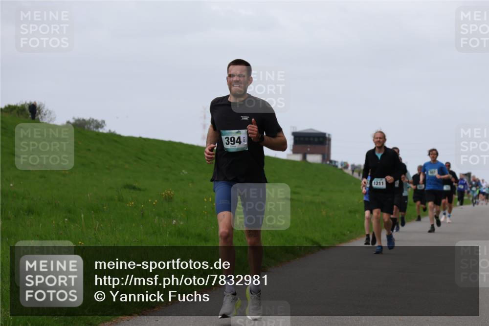 04.05.2025 - 8. Wedeler Halbmarathon Yannick Fuchs http://msf.ph/oto/7832981 04.05.2025 11:21:33 Laufen 394, 1211 meine-sportfotos.de