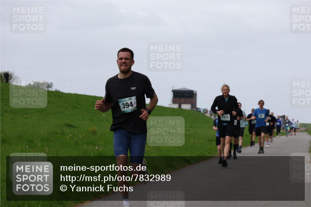 04.05.2025 - 8. Wedeler Halbmarathon Yannick Fuchs http://msf.ph/oto/7832989 04.05.2025 11:21:33 Laufen 394, 1211 meine-sportfotos.de