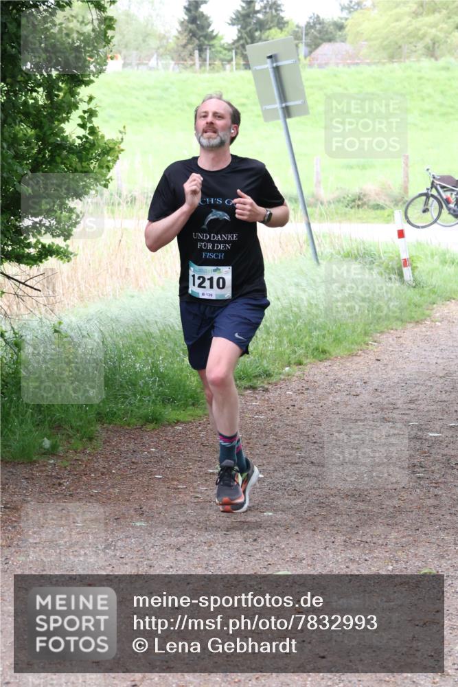 04.05.2025 - 8. Wedeler Halbmarathon Lena Gebhardt http://msf.ph/oto/7832993 04.05.2025 11:20:58 Laufen 1210, 139 meine-sportfotos.de