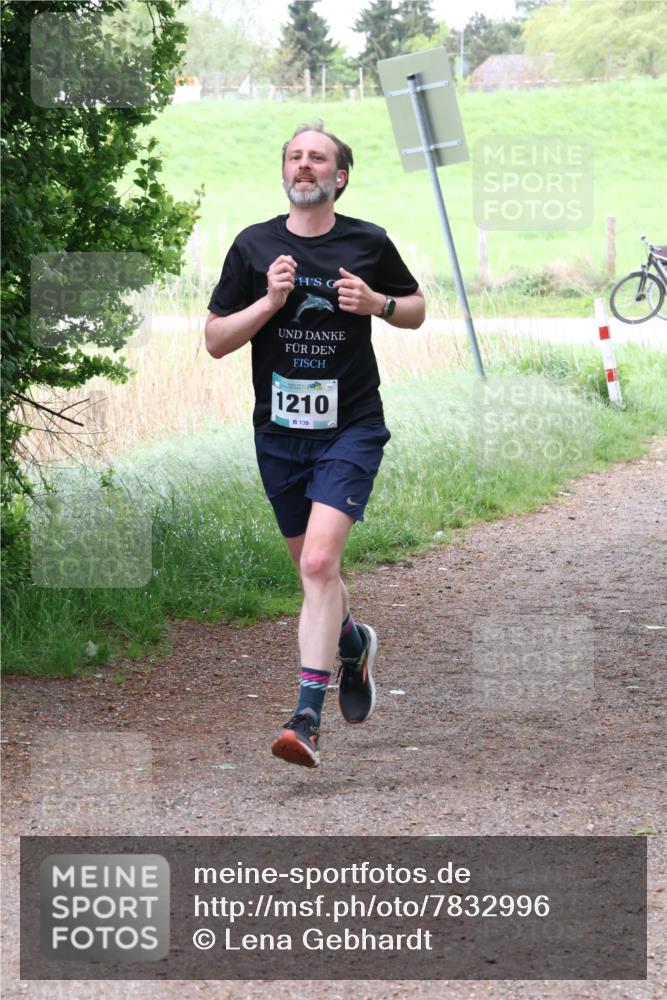04.05.2025 - 8. Wedeler Halbmarathon Lena Gebhardt http://msf.ph/oto/7832996 04.05.2025 11:20:58 Laufen 1210, 139 meine-sportfotos.de