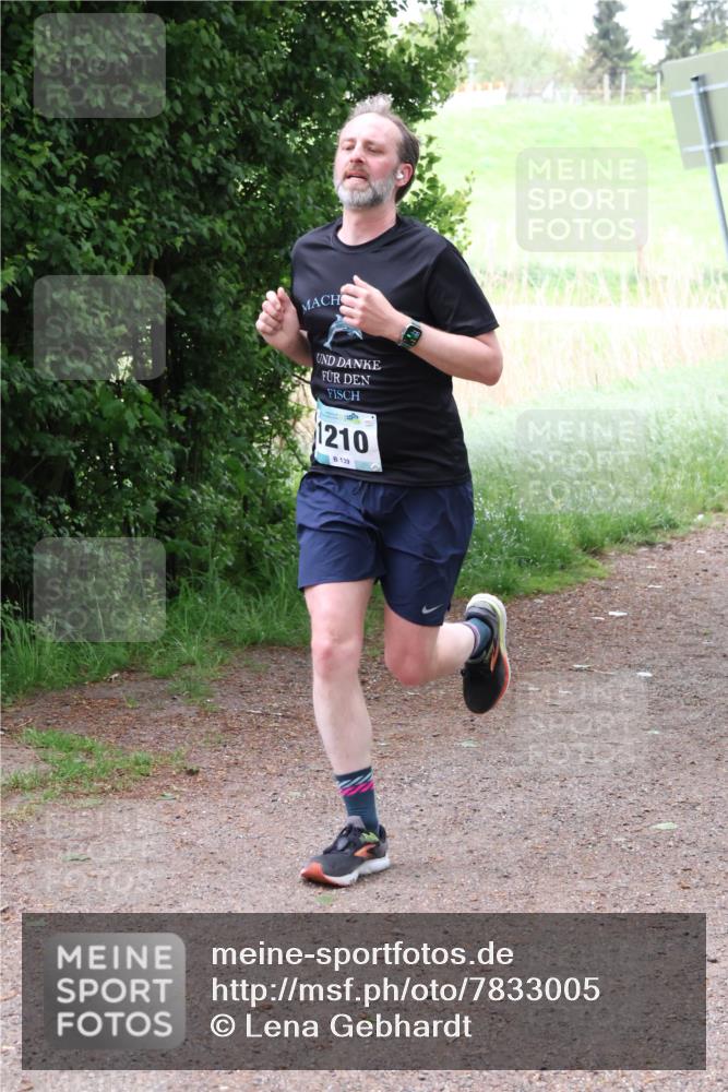 04.05.2025 - 8. Wedeler Halbmarathon Lena Gebhardt http://msf.ph/oto/7833005 04.05.2025 11:20:59 Laufen 1210, 139 meine-sportfotos.de