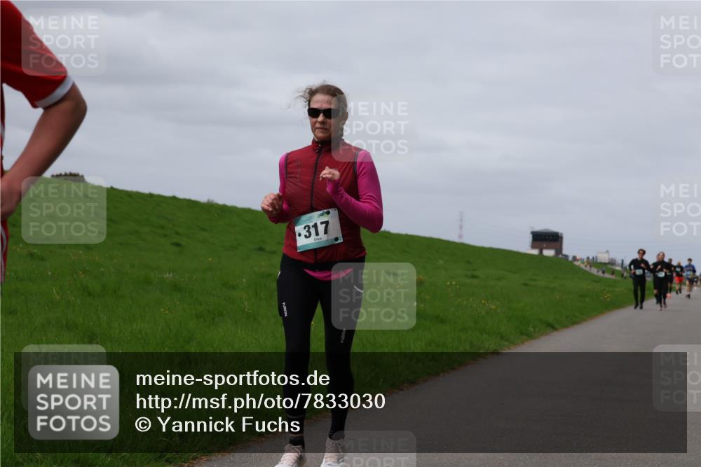04.05.2025 - 8. Wedeler Halbmarathon Yannick Fuchs http://msf.ph/oto/7833030 04.05.2025 11:41:54 Laufen 317 meine-sportfotos.de
