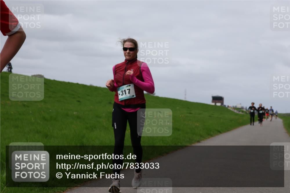 04.05.2025 - 8. Wedeler Halbmarathon Yannick Fuchs http://msf.ph/oto/7833033 04.05.2025 11:41:54 Laufen 317 meine-sportfotos.de