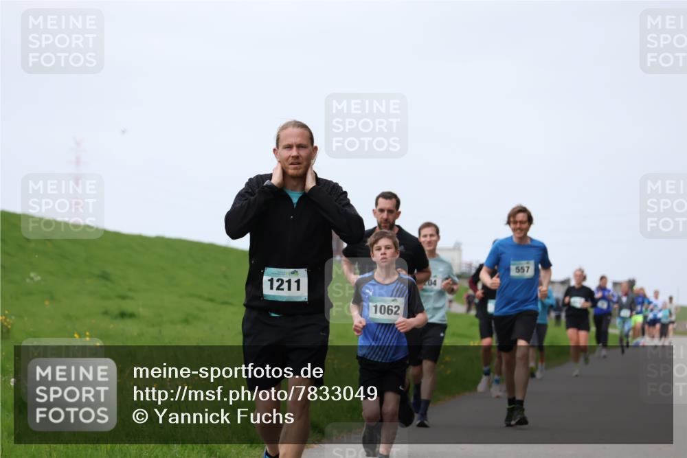 04.05.2025 - 8. Wedeler Halbmarathon Yannick Fuchs http://msf.ph/oto/7833049 04.05.2025 11:21:36 Laufen 1211, 1062, 04, 557 meine-sportfotos.de
