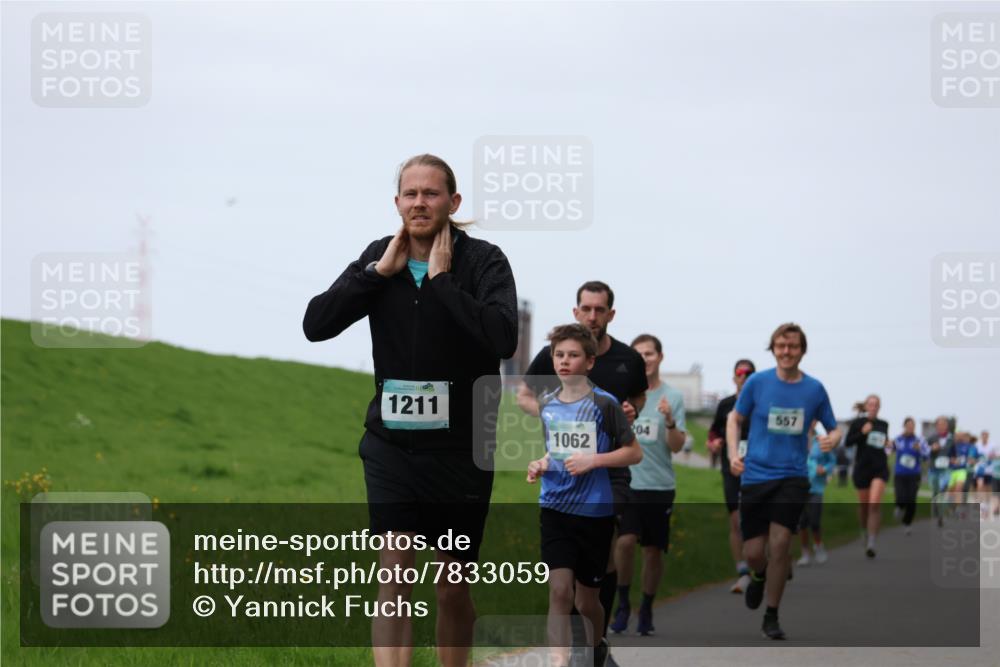 04.05.2025 - 8. Wedeler Halbmarathon Yannick Fuchs http://msf.ph/oto/7833059 04.05.2025 11:21:36 Laufen 1211, 1062, 204, 557 meine-sportfotos.de
