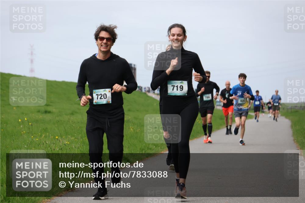 04.05.2025 - 8. Wedeler Halbmarathon Yannick Fuchs http://msf.ph/oto/7833088 04.05.2025 11:42:05 Laufen 720, 719, 786, 925 meine-sportfotos.de