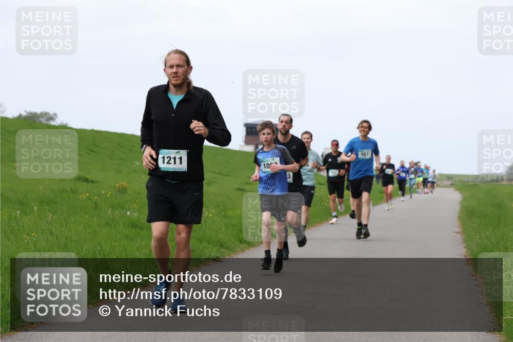 04.05.2025 - 8. Wedeler Halbmarathon Yannick Fuchs http://msf.ph/oto/7833109 04.05.2025 11:21:37 Laufen 1211, 10, 3, 557 meine-sportfotos.de