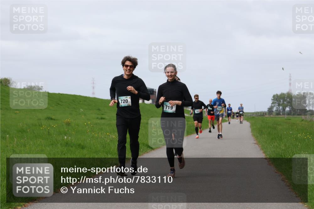 04.05.2025 - 8. Wedeler Halbmarathon Yannick Fuchs http://msf.ph/oto/7833110 04.05.2025 11:42:05 Laufen 720, 719, 786 meine-sportfotos.de