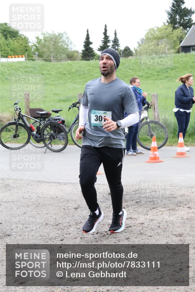 04.05.2025 - 8. Wedeler Halbmarathon Lena Gebhardt http://msf.ph/oto/7833111 04.05.2025 11:21:18 Laufen 30 meine-sportfotos.de