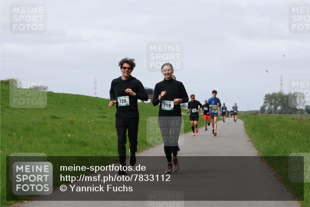04.05.2025 - 8. Wedeler Halbmarathon Yannick Fuchs http://msf.ph/oto/7833112 04.05.2025 11:42:05 Laufen 720, 719, 925 meine-sportfotos.de