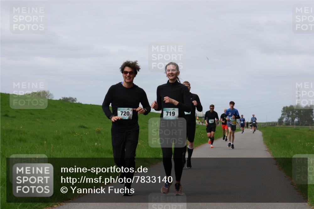 04.05.2025 - 8. Wedeler Halbmarathon Yannick Fuchs http://msf.ph/oto/7833140 04.05.2025 11:42:07 Laufen 720, 719, 925 meine-sportfotos.de