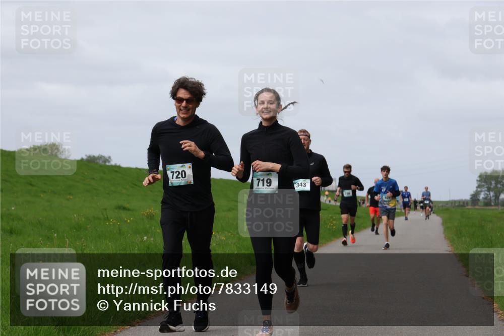04.05.2025 - 8. Wedeler Halbmarathon Yannick Fuchs http://msf.ph/oto/7833149 04.05.2025 11:42:07 Laufen 720, 719, 343 meine-sportfotos.de