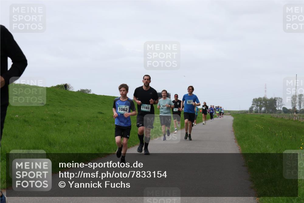 04.05.2025 - 8. Wedeler Halbmarathon Yannick Fuchs http://msf.ph/oto/7833154 04.05.2025 11:21:40 Laufen 204, 1183, 1062, 557 meine-sportfotos.de