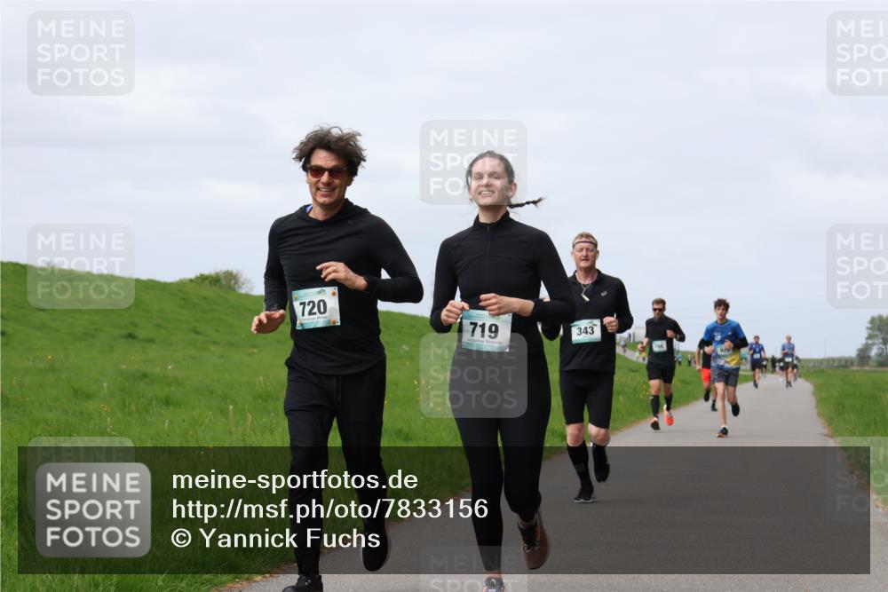 04.05.2025 - 8. Wedeler Halbmarathon Yannick Fuchs http://msf.ph/oto/7833156 04.05.2025 11:42:07 Laufen 720, 719, 343, 929 meine-sportfotos.de