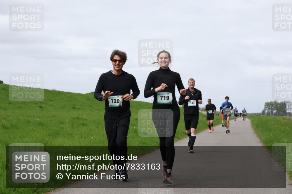 04.05.2025 - 8. Wedeler Halbmarathon Yannick Fuchs http://msf.ph/oto/7833163 04.05.2025 11:42:08 Laufen 720, 719, 343 meine-sportfotos.de