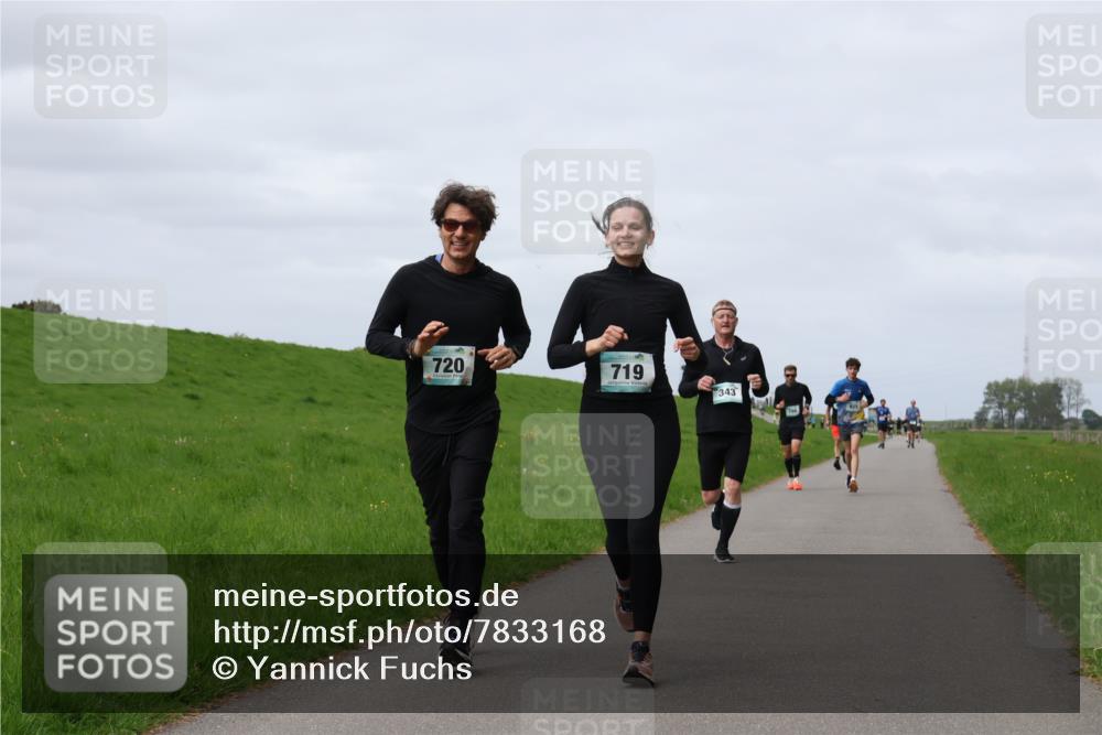 04.05.2025 - 8. Wedeler Halbmarathon Yannick Fuchs http://msf.ph/oto/7833168 04.05.2025 11:42:08 Laufen 720, 719, 343 meine-sportfotos.de