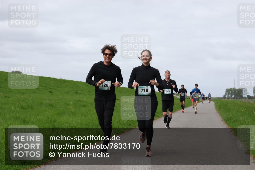 04.05.2025 - 8. Wedeler Halbmarathon Yannick Fuchs http://msf.ph/oto/7833170 04.05.2025 11:42:08 Laufen 720, 719, 343 meine-sportfotos.de