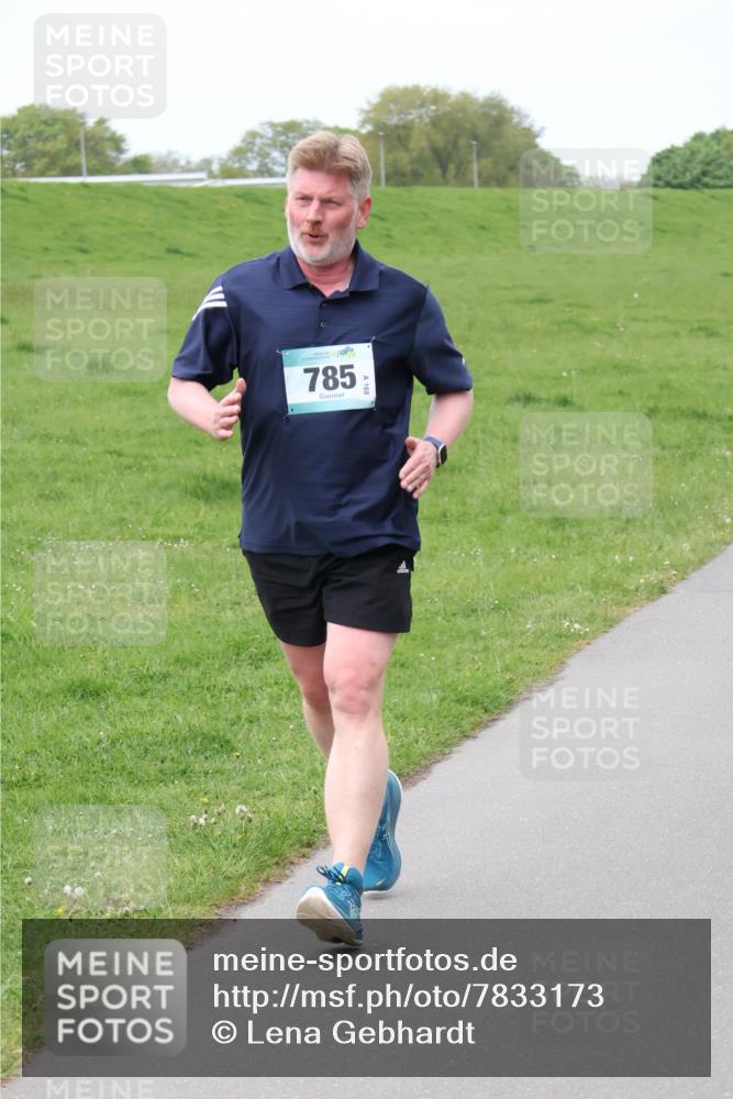 04.05.2025 - 8. Wedeler Halbmarathon Lena Gebhardt http://msf.ph/oto/7833173 04.05.2025 11:21:41 Laufen 785 meine-sportfotos.de