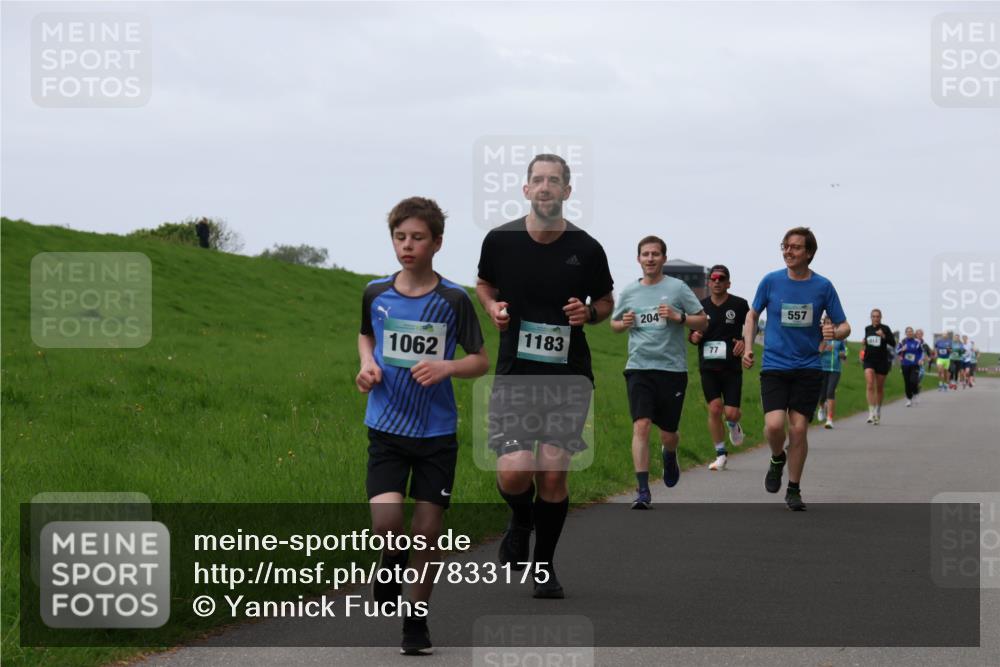 04.05.2025 - 8. Wedeler Halbmarathon Yannick Fuchs http://msf.ph/oto/7833175 04.05.2025 11:21:41 Laufen 1183, 1062, 204, 77, 557 meine-sportfotos.de