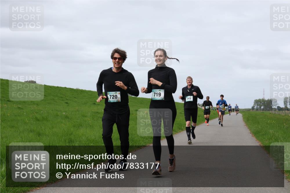 04.05.2025 - 8. Wedeler Halbmarathon Yannick Fuchs http://msf.ph/oto/7833177 04.05.2025 11:42:08 Laufen 720, 719, 343 meine-sportfotos.de