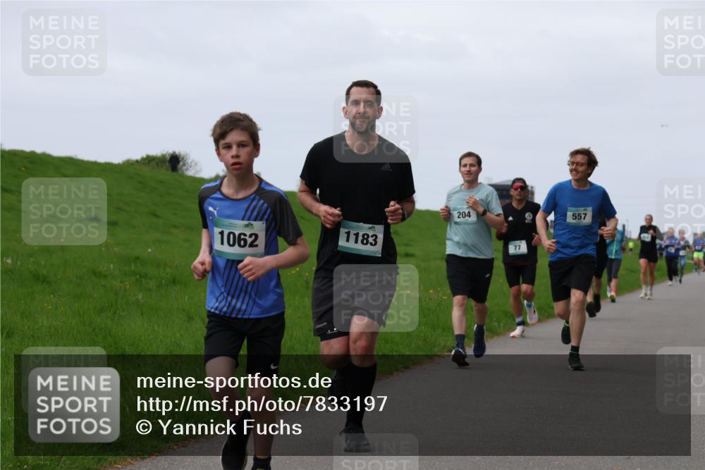 04.05.2025 - 8. Wedeler Halbmarathon Yannick Fuchs http://msf.ph/oto/7833197 04.05.2025 11:21:41 Laufen 1183, 1062, 204, 77, 557 meine-sportfotos.de