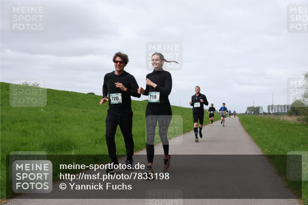 04.05.2025 - 8. Wedeler Halbmarathon Yannick Fuchs http://msf.ph/oto/7833198 04.05.2025 11:42:09 Laufen 720, 719, 343 meine-sportfotos.de