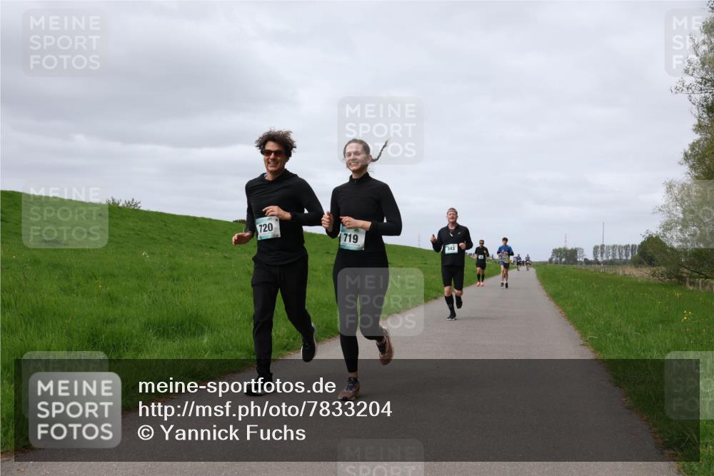 04.05.2025 - 8. Wedeler Halbmarathon Yannick Fuchs http://msf.ph/oto/7833204 04.05.2025 11:42:09 Laufen 720, 719, 343 meine-sportfotos.de