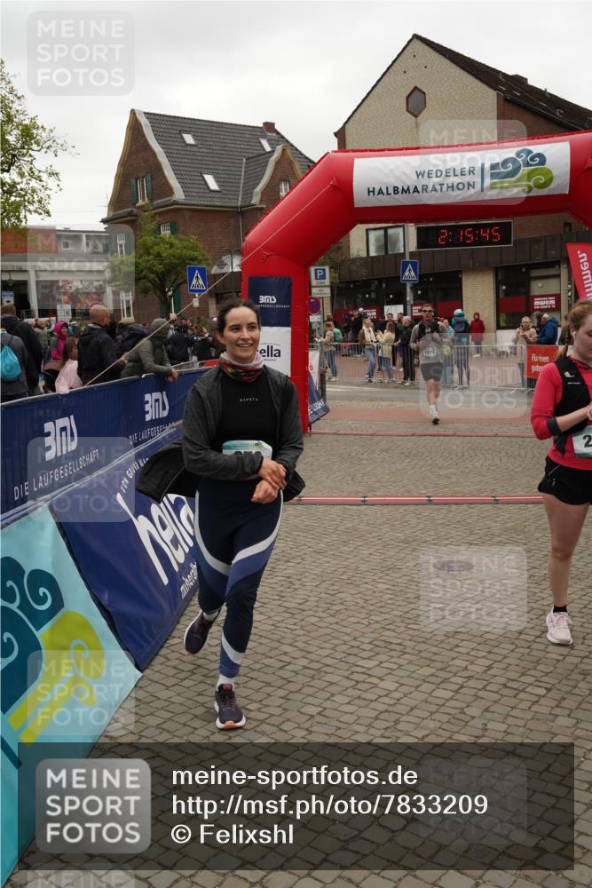 04.05.2025 - 8. Wedeler Halbmarathon Felixshl http://msf.ph/oto/7833209 04.05.2025 12:15:43 Ziel 270, 276, 1075 meine-sportfotos.de