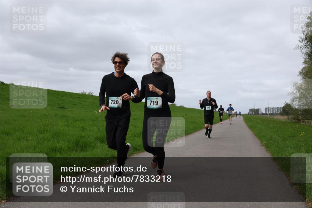 04.05.2025 - 8. Wedeler Halbmarathon Yannick Fuchs http://msf.ph/oto/7833218 04.05.2025 11:42:09 Laufen 720, 719, 343 meine-sportfotos.de