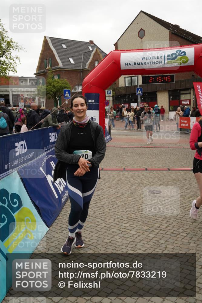 04.05.2025 - 8. Wedeler Halbmarathon Felixshl http://msf.ph/oto/7833219 04.05.2025 12:15:43 Ziel 270, 276, 1075 meine-sportfotos.de