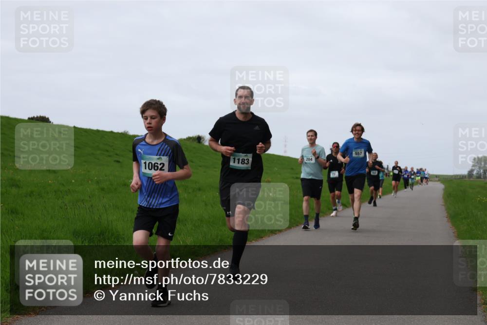 04.05.2025 - 8. Wedeler Halbmarathon Yannick Fuchs http://msf.ph/oto/7833229 04.05.2025 11:21:42 Laufen 204, 1183, 1062, 77, 557 meine-sportfotos.de