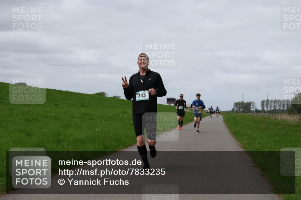 04.05.2025 - 8. Wedeler Halbmarathon Yannick Fuchs http://msf.ph/oto/7833235 04.05.2025 11:42:10 Laufen 343 meine-sportfotos.de