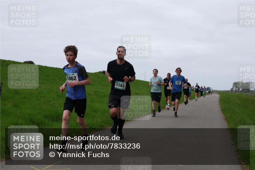 04.05.2025 - 8. Wedeler Halbmarathon Yannick Fuchs http://msf.ph/oto/7833236 04.05.2025 11:21:42 Laufen 1062, 557, 20, 1183 meine-sportfotos.de