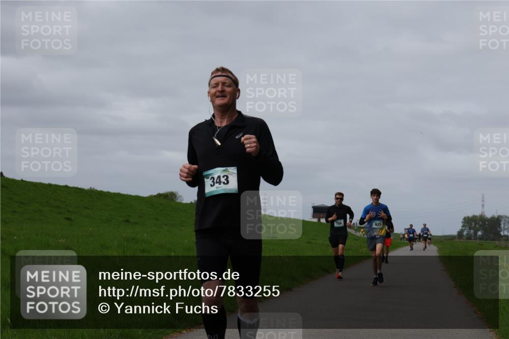 04.05.2025 - 8. Wedeler Halbmarathon Yannick Fuchs http://msf.ph/oto/7833255 04.05.2025 11:42:11 Laufen 343, 786, 925 meine-sportfotos.de