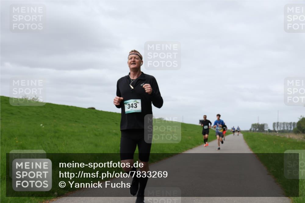 04.05.2025 - 8. Wedeler Halbmarathon Yannick Fuchs http://msf.ph/oto/7833269 04.05.2025 11:42:11 Laufen 343 meine-sportfotos.de