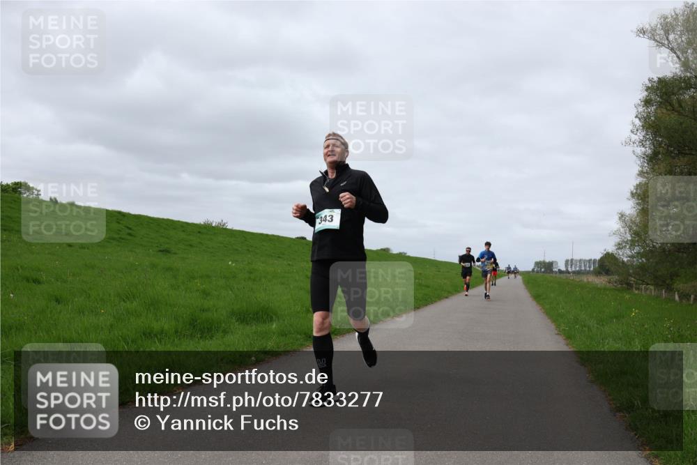 04.05.2025 - 8. Wedeler Halbmarathon Yannick Fuchs http://msf.ph/oto/7833277 04.05.2025 11:42:12 Laufen 343 meine-sportfotos.de