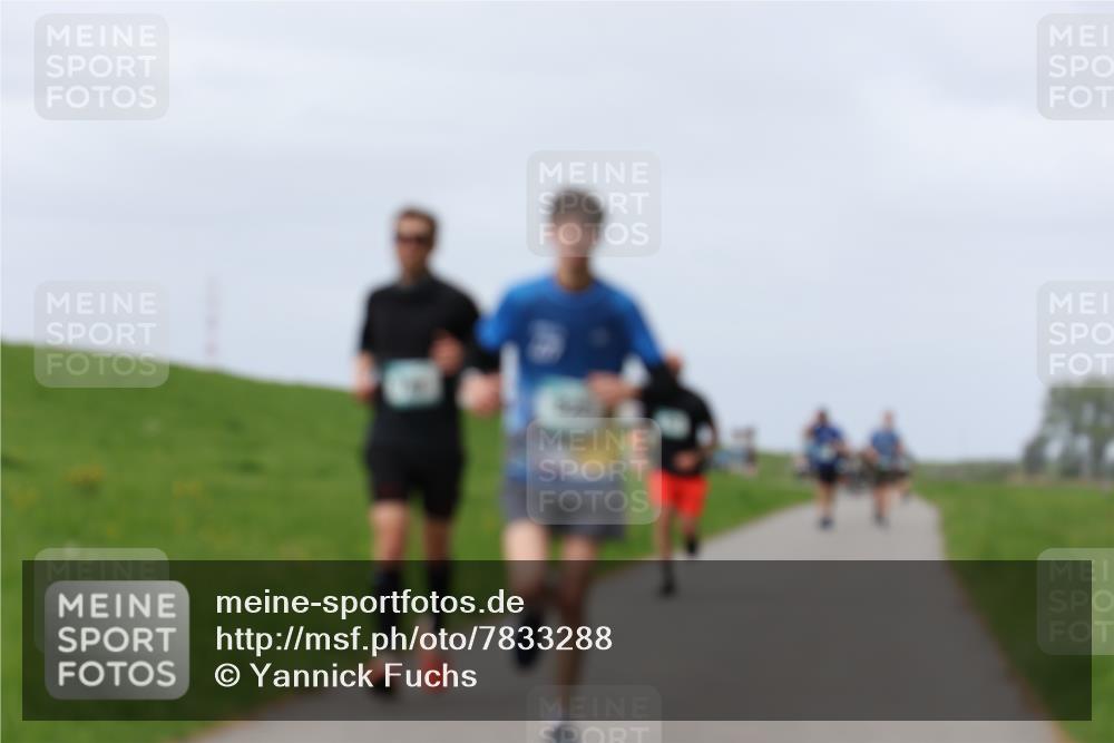 04.05.2025 - 8. Wedeler Halbmarathon Yannick Fuchs http://msf.ph/oto/7833288 04.05.2025 11:42:12 Laufen  meine-sportfotos.de