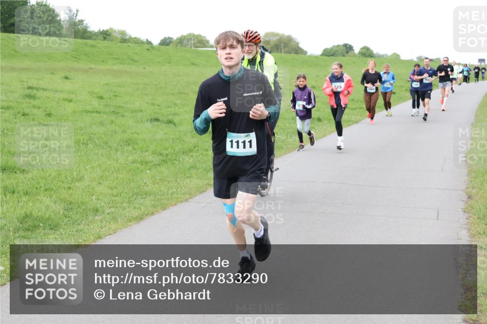 04.05.2025 - 8. Wedeler Halbmarathon Lena Gebhardt http://msf.ph/oto/7833290 04.05.2025 11:21:57 Laufen 15, 1219, 1089, 1111 meine-sportfotos.de