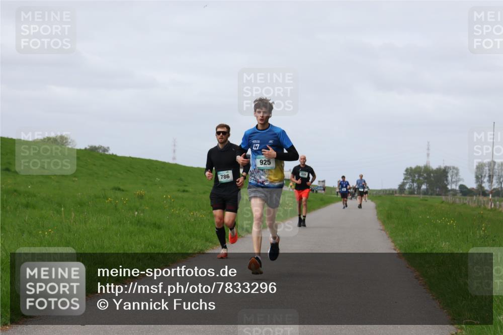 04.05.2025 - 8. Wedeler Halbmarathon Yannick Fuchs http://msf.ph/oto/7833296 04.05.2025 11:42:13 Laufen 786, 925 meine-sportfotos.de
