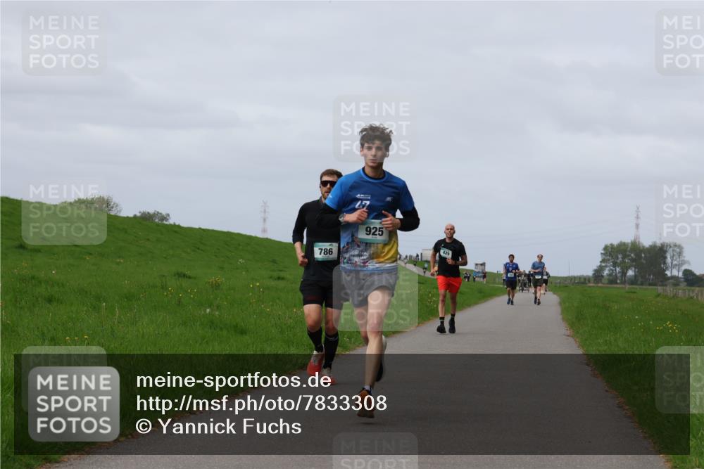 04.05.2025 - 8. Wedeler Halbmarathon Yannick Fuchs http://msf.ph/oto/7833308 04.05.2025 11:42:13 Laufen 786, 925 meine-sportfotos.de