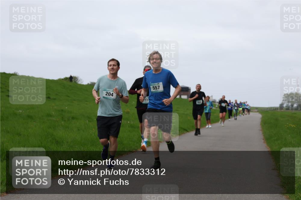04.05.2025 - 8. Wedeler Halbmarathon Yannick Fuchs http://msf.ph/oto/7833312 04.05.2025 11:21:44 Laufen 204, 77, 557 meine-sportfotos.de