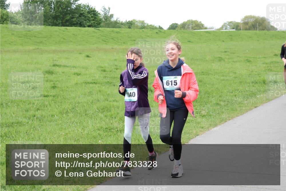 04.05.2025 - 8. Wedeler Halbmarathon Lena Gebhardt http://msf.ph/oto/7833328 04.05.2025 11:21:59 Laufen 1040, 615 meine-sportfotos.de