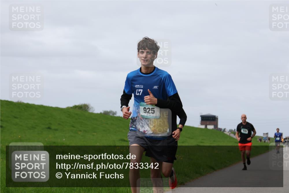04.05.2025 - 8. Wedeler Halbmarathon Yannick Fuchs http://msf.ph/oto/7833342 04.05.2025 11:42:14 Laufen 47, 925, 429 meine-sportfotos.de
