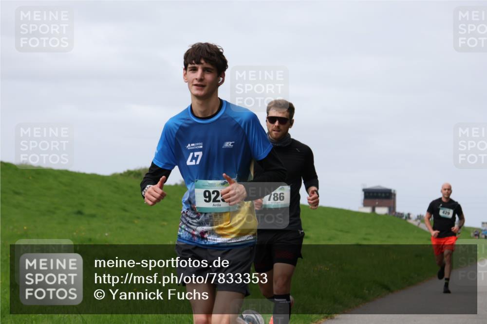 04.05.2025 - 8. Wedeler Halbmarathon Yannick Fuchs http://msf.ph/oto/7833353 04.05.2025 11:42:14 Laufen 47, 2, 923, 786, 429 meine-sportfotos.de