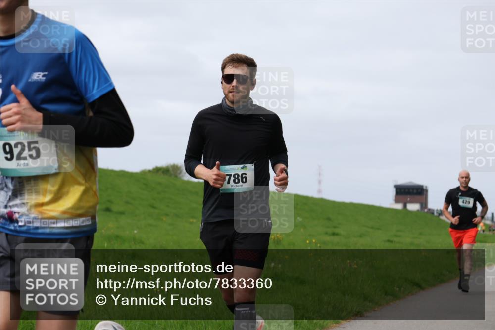 04.05.2025 - 8. Wedeler Halbmarathon Yannick Fuchs http://msf.ph/oto/7833360 04.05.2025 11:42:15 Laufen 925, 12025, 786, 429 meine-sportfotos.de