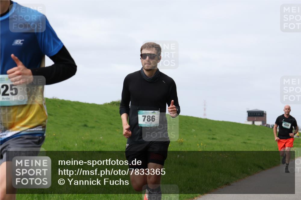 04.05.2025 - 8. Wedeler Halbmarathon Yannick Fuchs http://msf.ph/oto/7833365 04.05.2025 11:42:15 Laufen 25, 786, 429 meine-sportfotos.de