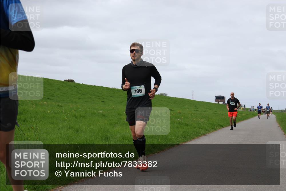 04.05.2025 - 8. Wedeler Halbmarathon Yannick Fuchs http://msf.ph/oto/7833382 04.05.2025 11:42:16 Laufen 2025, 786 meine-sportfotos.de